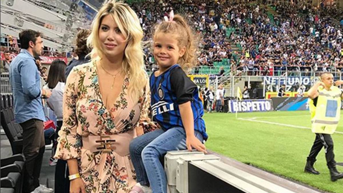 Wanda Nara destapa las conversaciones con las mujeres de exfutbolistas del Inter .