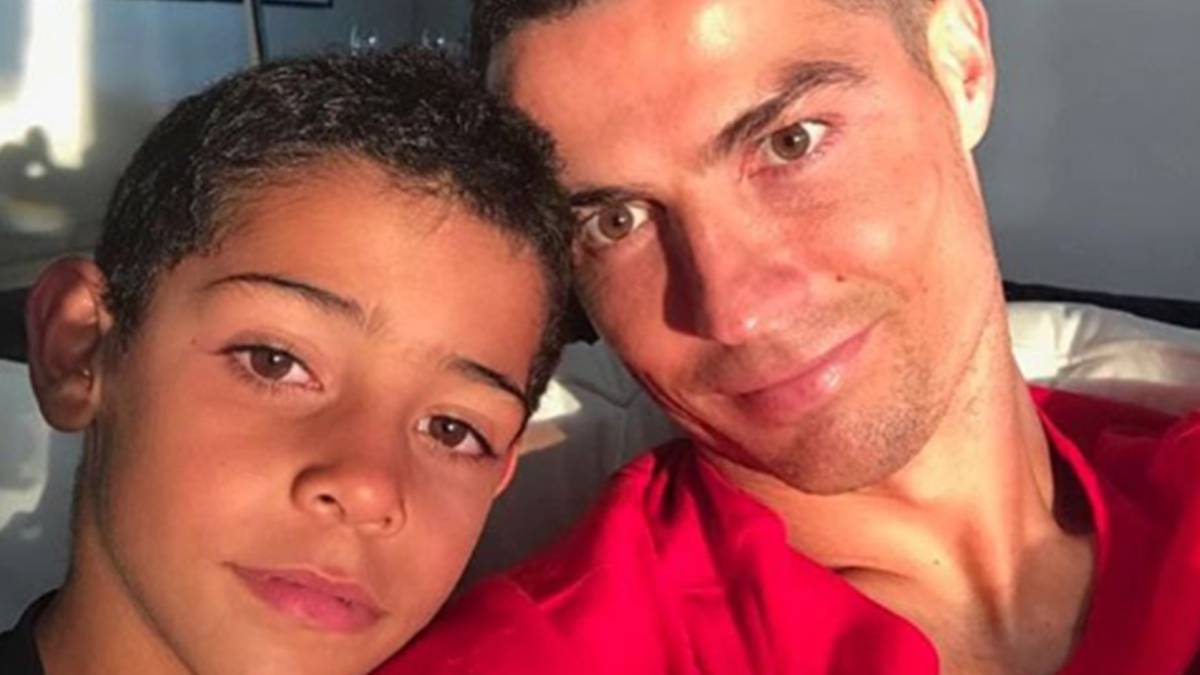 Cristiano Ronaldo con su primogénito, Cristiano Jr. Foto Instagram @cristiano