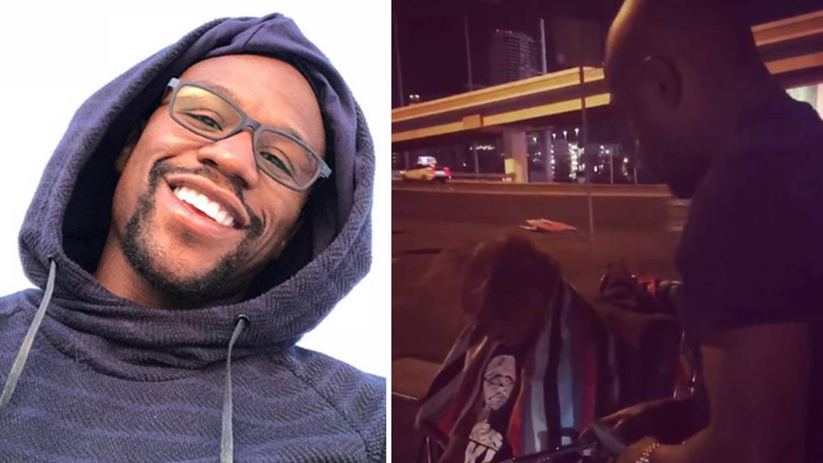 Imágenes de Floyd Money Mayweather sonriendo con una sudadera azul con capucha y regalando 1.000 dólares a un mendigo dentro del reto solidario #S4feChallenge. Fotos Instagram @floydmayweather