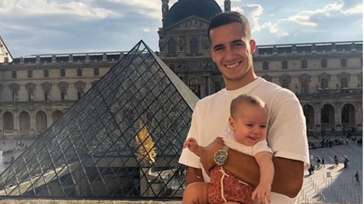 El viaje de Lucas Vázquez con su familia a París