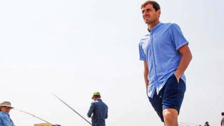 Cheese-loving seagull flies off with Iker Casillas' lunch