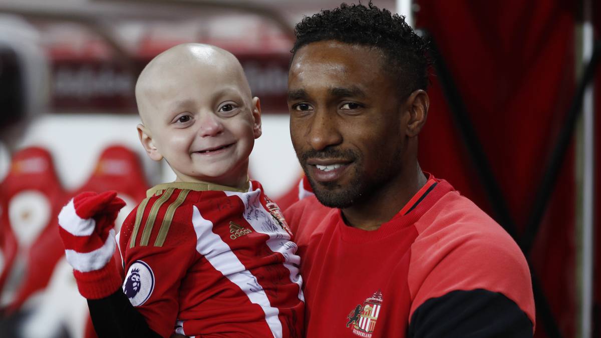Defoe se tatúa como homenaje el nombre de Bradley Lowery
