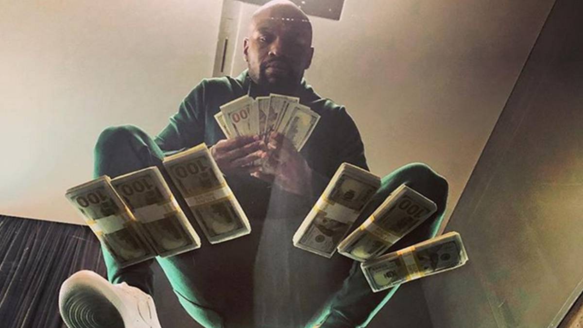 Mayweather presume de su nuevo garaje: “Es del tamaño de un centro comercial”