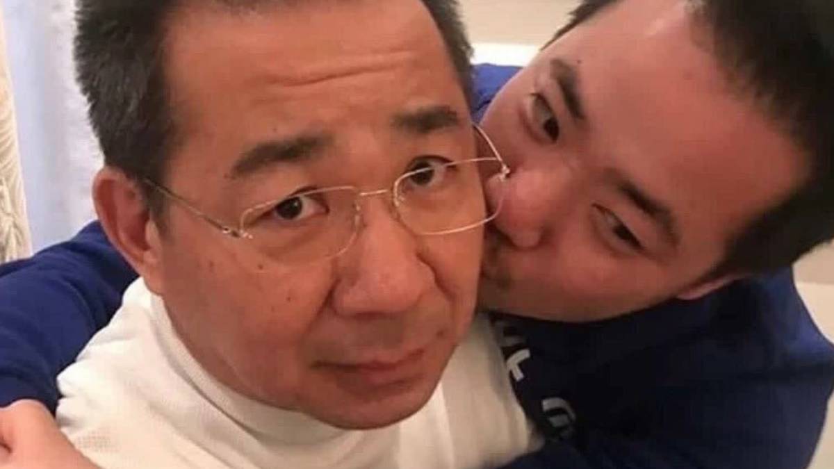 Vichai Srivaddhanaprabha y su hijo en una imagen de Instagram.