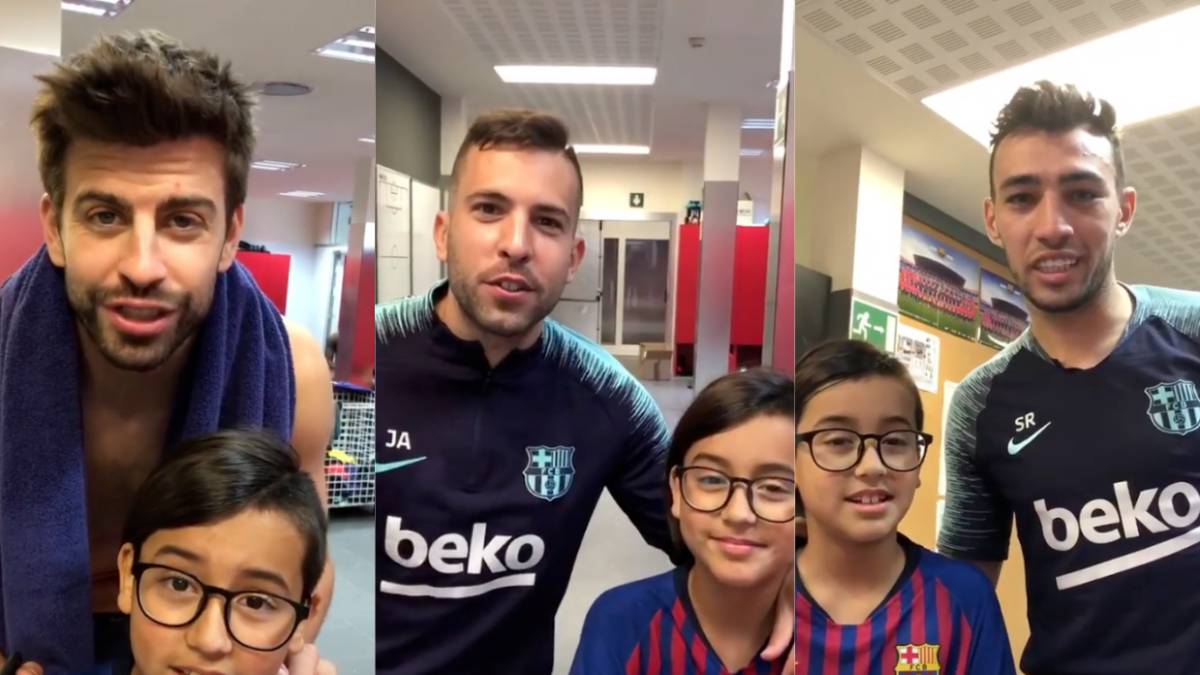 Piqué, Jordi Alba y Munir junto al hijo de Arturo Vidal Monito Vidal.