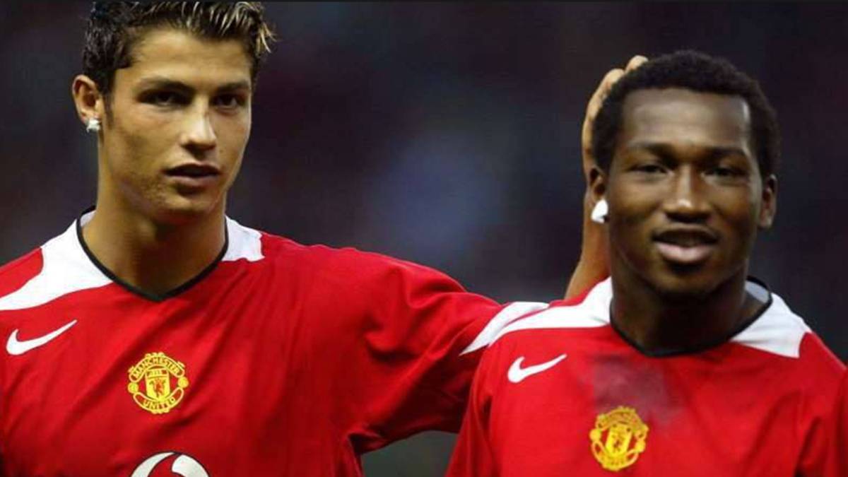 Cristiano Ronaldo y Eric Djemba Djemba durante su época en el Manchester United. Foto Facebook