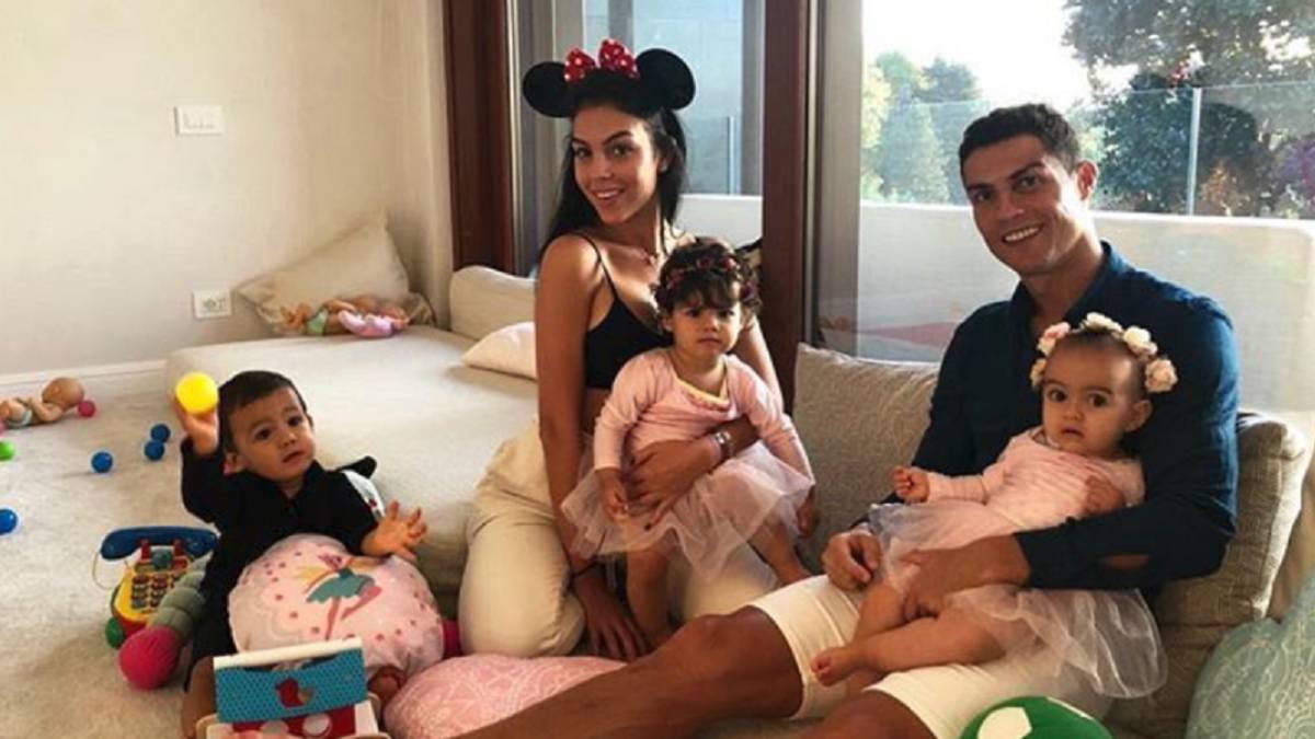 La pequeña Alana Martina celebra la fiesta de cumpleaños por su primer año