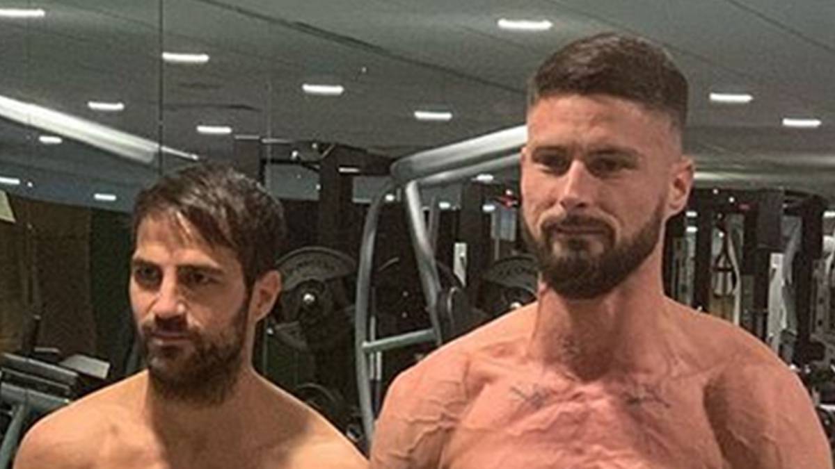 Cesc se compara físicamente con Giroud y Casillas se echa las manos a la cabeza