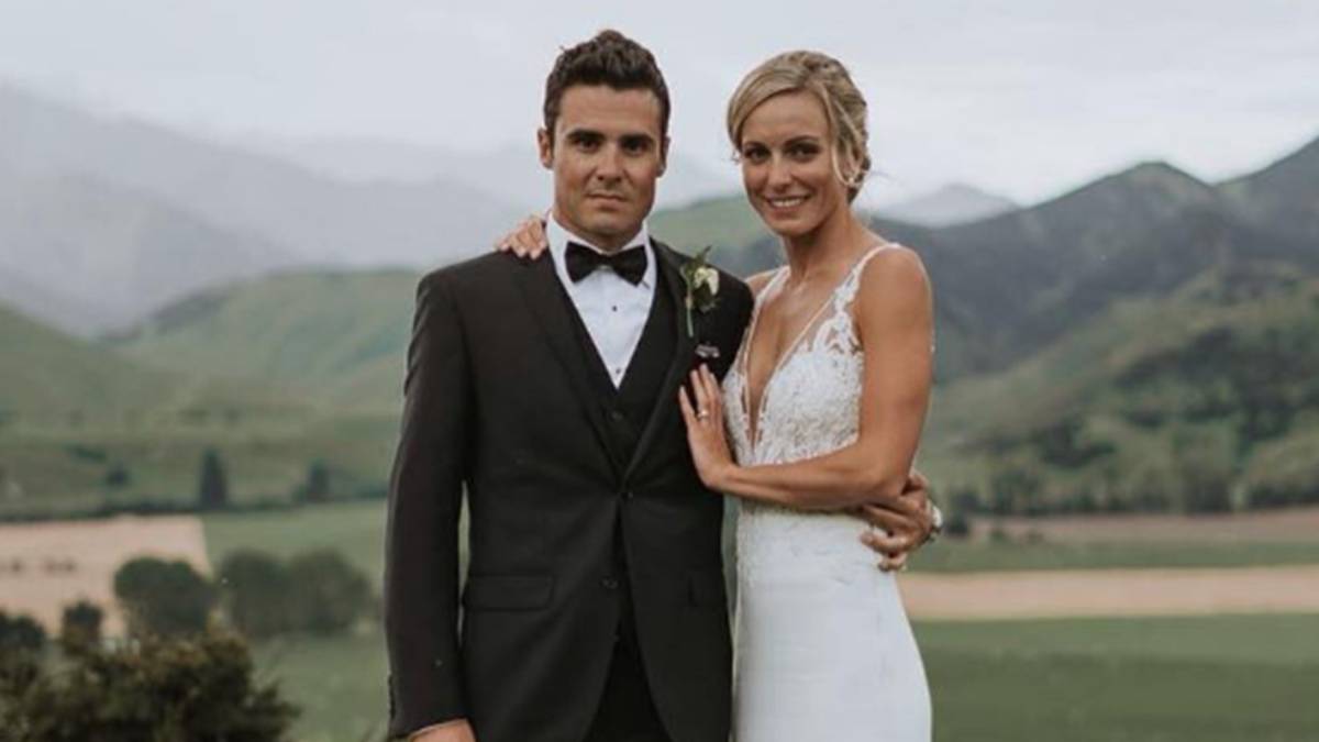 El triatleta español Javier Gómez Noya con la también triatleta neozelandesa Anneke Jenkins el día de su boda. Foto Instagram @jgomeznoya