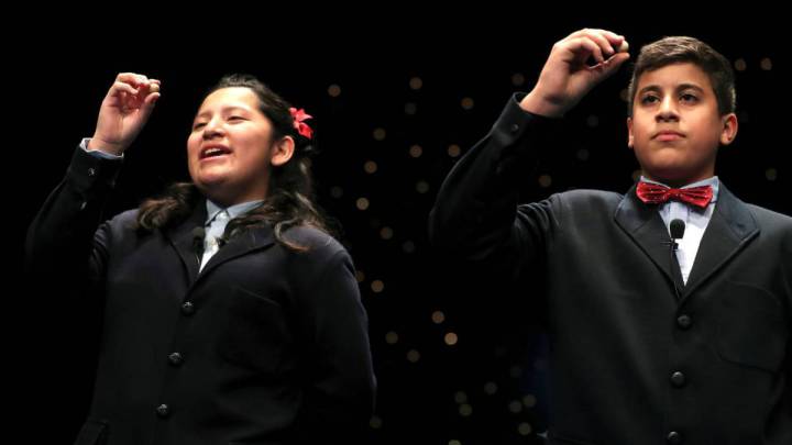 ¿Por qué cantan los niños de San Ildefonso la Lotería de Navidad?