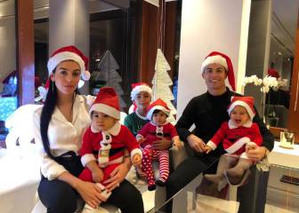 Cristiano Ronaldo felicita la Navidad con una foto familiar de lo más navideña