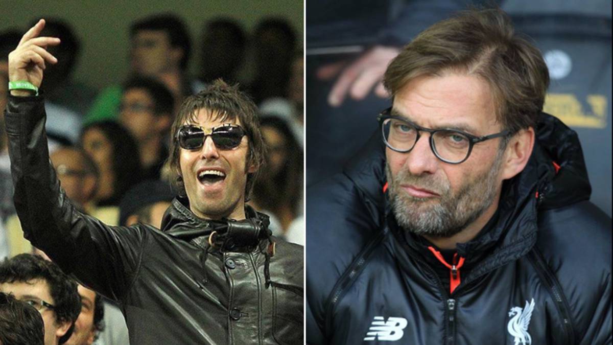 Imágenes del cantante y ex de Oasis Liam Gallagher en la grada de un estadio de fútbol y del entrenador Jürgen Klopp con rostro serio en el banquillo del Liverpool. Fotos Facebook