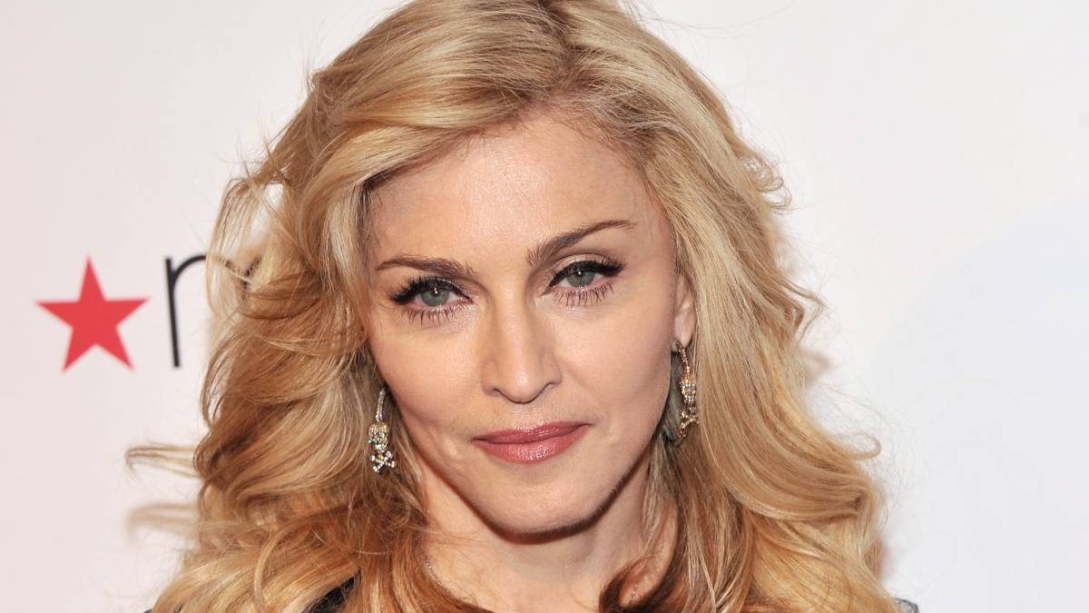 Madonna cambia radicalmente de look y abandona la melena rubia
