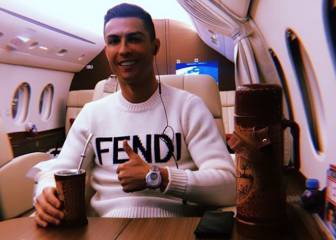 Duras críticas a Cristiano Ronaldo por un selfie en el viaje a Madrid