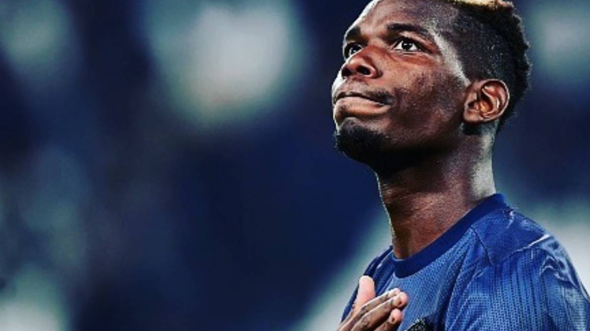Pogba rinde homenaje a un niño de 15 años que murió jugando al fútbol