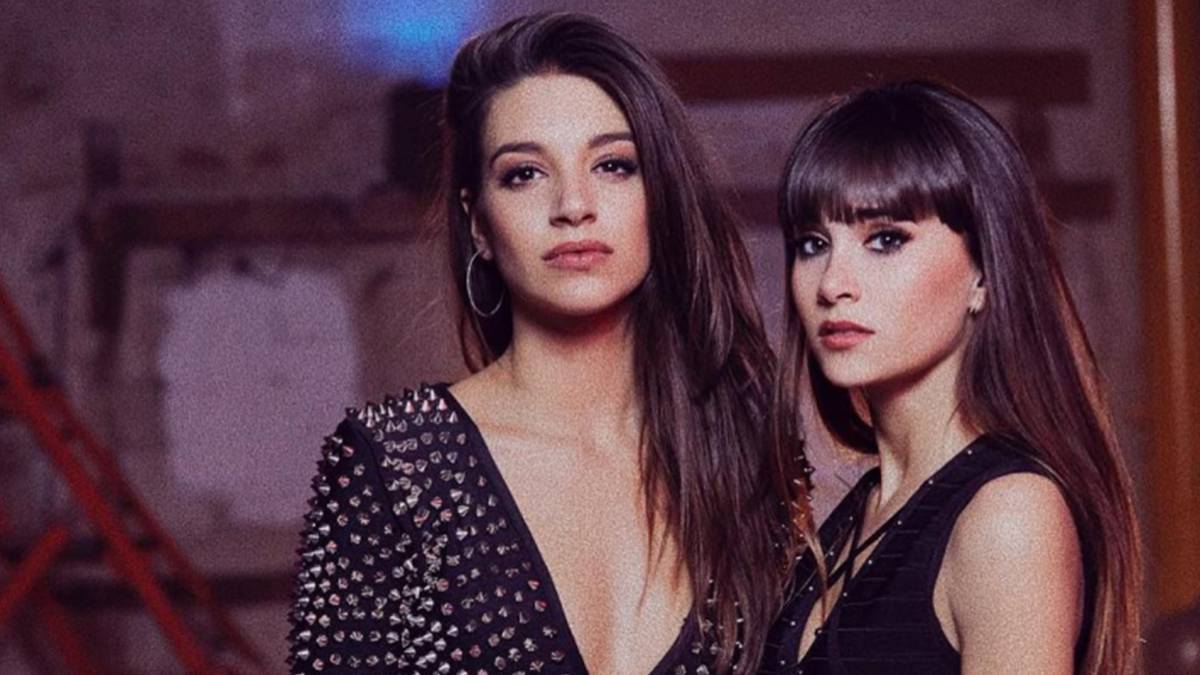 Las cantantes Ana Guerra y Aitana Ocaña, concursantes de Operación Triunfo 2017 y pareja artística en "Lo malo". Foto Instagram @aitanax
