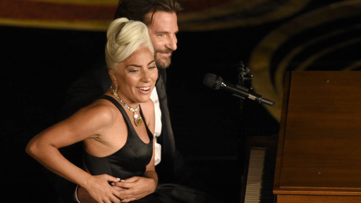 Rumores de relación entre Bradley Cooper y Lady Gaga y la exmujer del actor responde