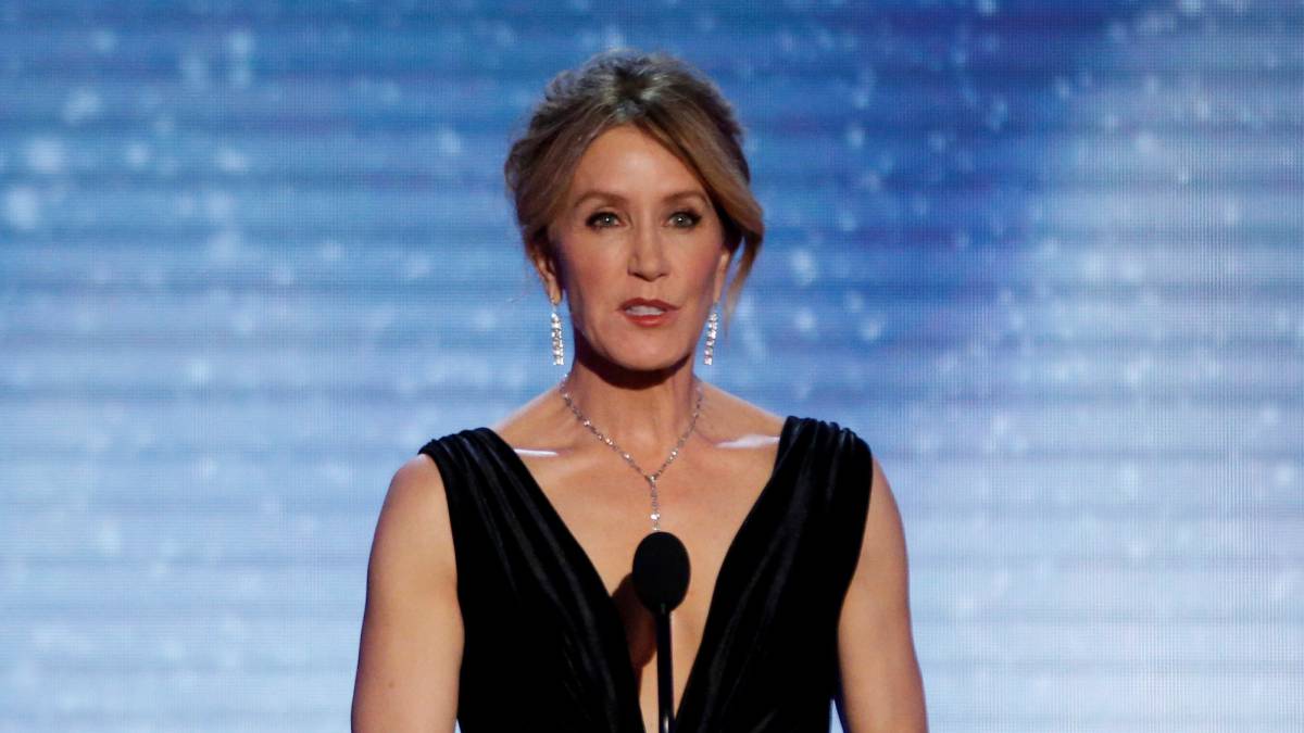 Felicity Huffman, de 'Mujeres desesperadas', detenida por un fraude millonario