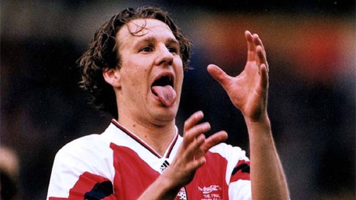 Paul Merson, ex del Arsenal, pierde 8 millones de euros por su brutal adicción al juego