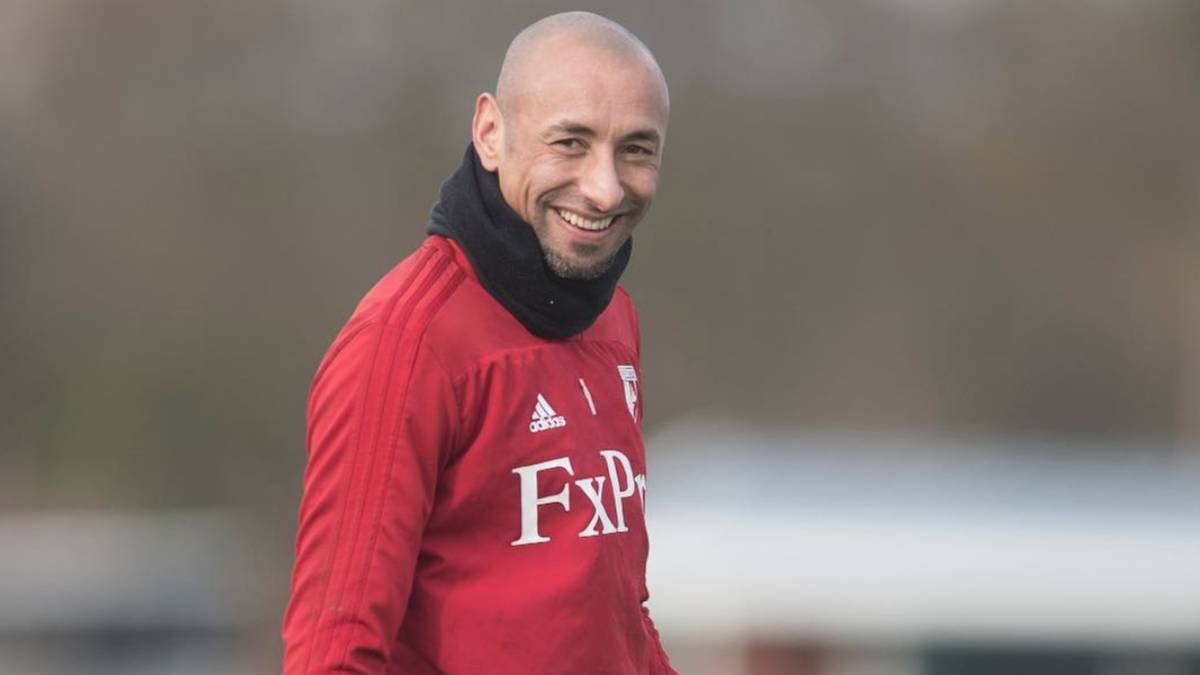 El portero brasileño Gomes cambia el fútbol por la religión