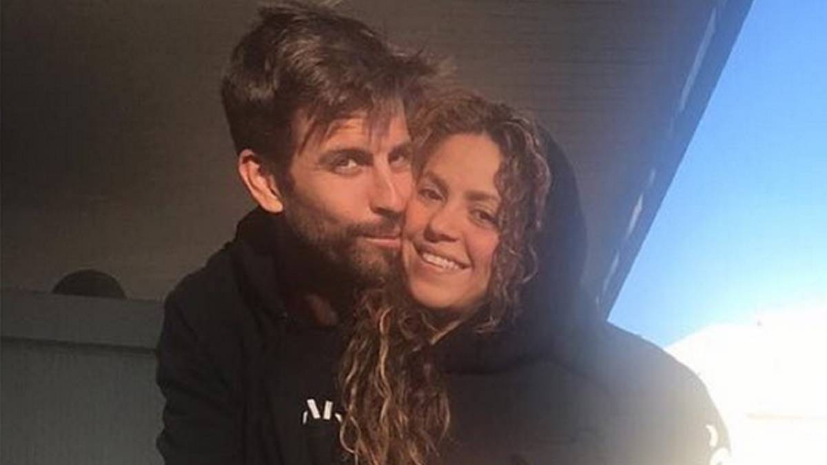 Gerard Piqué y Shakira derrochan amor incluso en un centro de lavado de coches