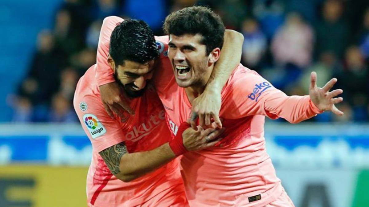 Carles Aleñá celebrando con Luis Suárez su gol con el FC Barcelona ante el Alavés en Mendizorroza el 23 de abril de 2019. Fotos Instagram @carlesalenya
