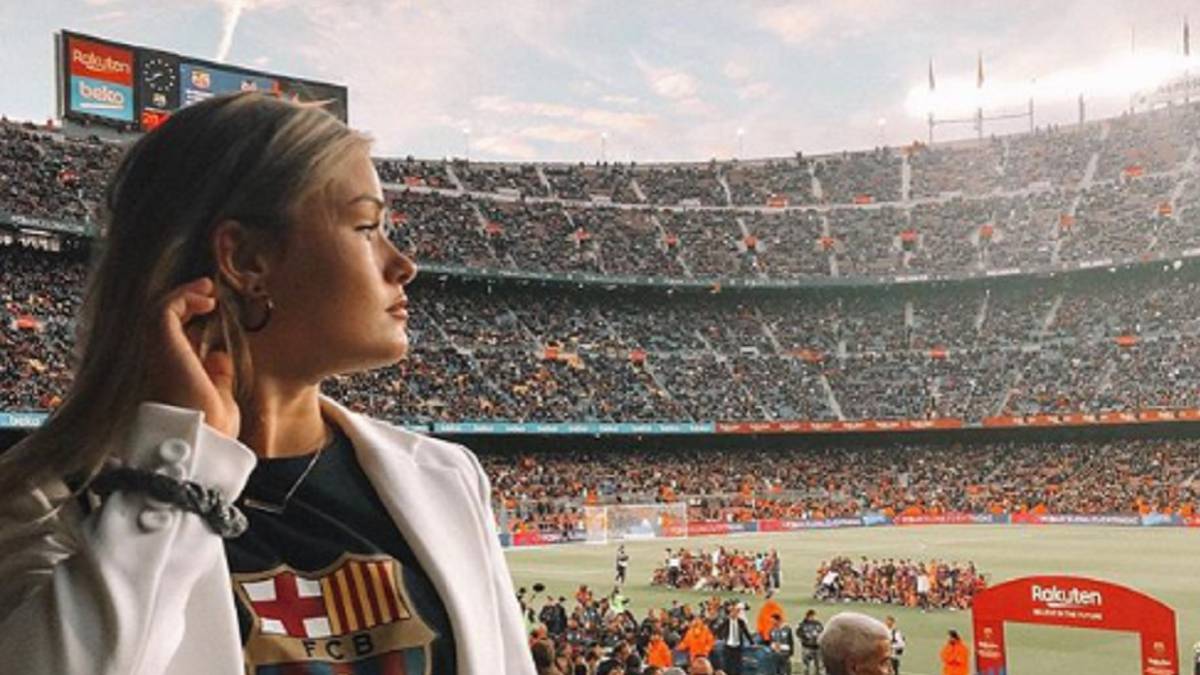 La novia de Frenkie de Jong luce los colores del Barça y celebra la Liga en el Camp Nou