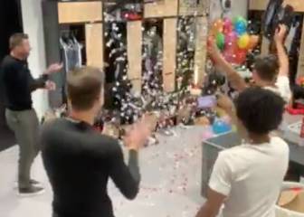 Fiesta en el vestuario de la Juventus: sorprenden a Barzagli por su cumpleaños