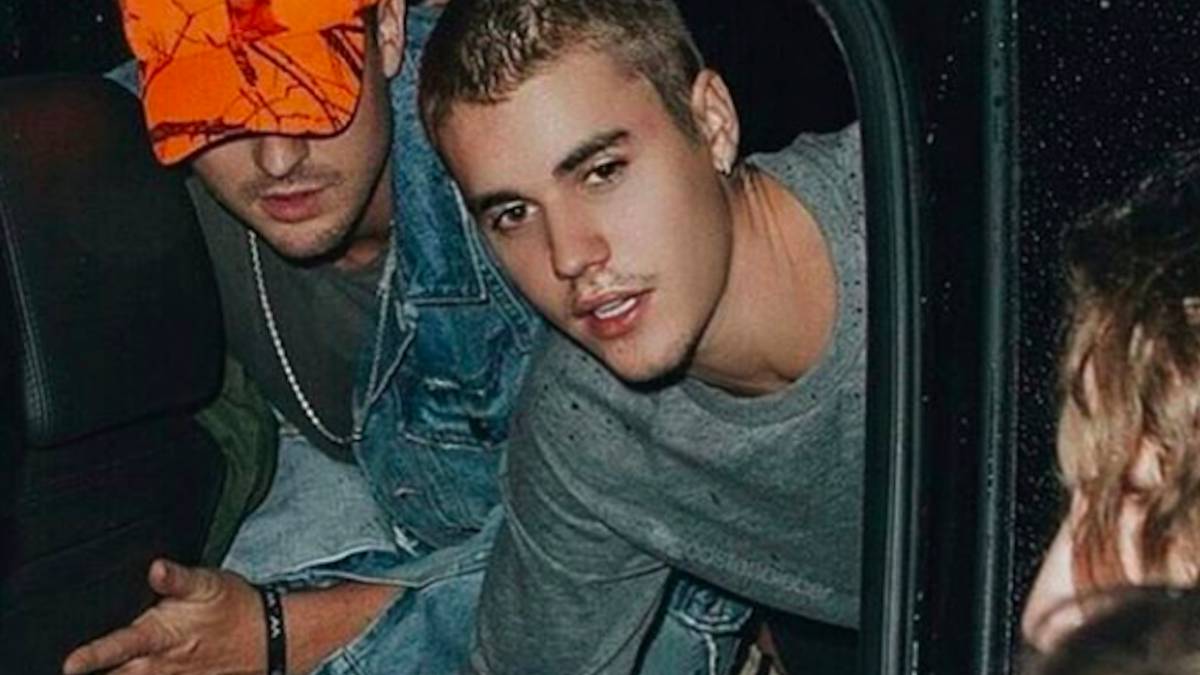 Justin Bieber reta a Tom Cruise…¡a una pelea de UFC!