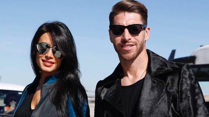 Pilar Rubio y Sergio Ramos posando sonrientes y con gafas de sol. Foto Instagram @pilarrubio_oficial