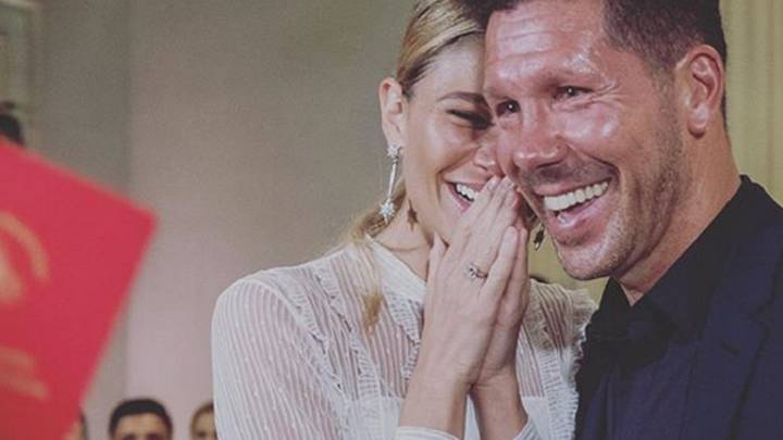 Simeone y Carla Pereyra se casan por sorpresa con sus amigos íntimos