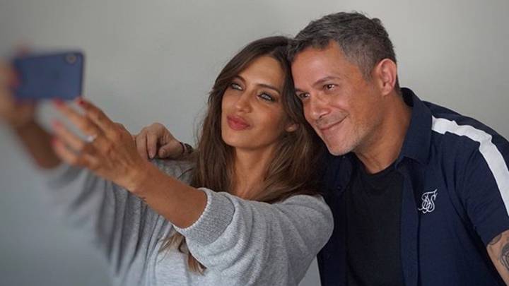 Sara Carbonero haciéndose un selfie con Alejandro Sanz. Foto Instagram @saracarbonero