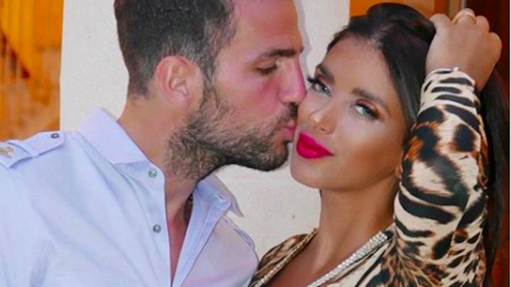 Daniella Semaan, de vacaciones junto a Cesc con un bañador de 400 €
