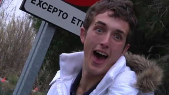 Ares, el chico del 'pim, pam, toma lacasitos' en el vídeo de 'Callejeros' que se convirtió en viral.