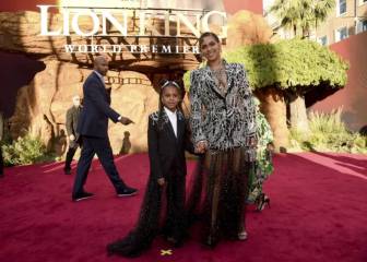 Beyoncé y su hija triunfan con estilismos parejos en el estreno de 'El Rey León'