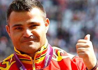 La conmovedora despedida del medallista paralímpico David Casinos a su perro guía