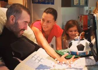 Ricksen, exfutbolista enfermo de ELA, celebra su 43º cumpleaños en el hospital
