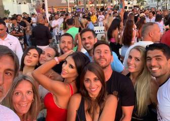 Messi, Suárez, Alba y Fàbregas, de fiesta en Ibiza con sus mujeres