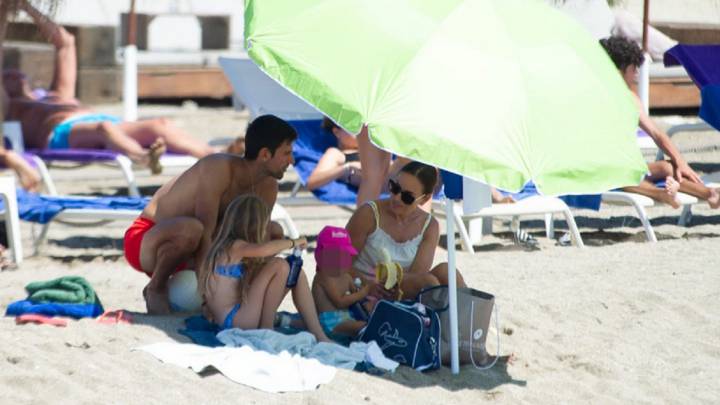 Djokovic cambia la raqueta por las playas de Costa del Sol