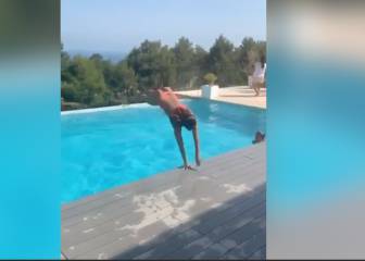 El acrobático salto a la piscina de la esposa de Lionel Messi