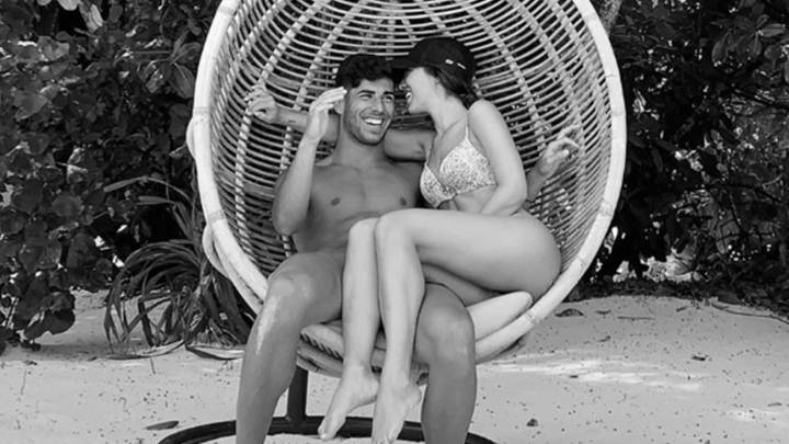 El futbolista Marco Asensio con su novia, Sandra Garal, durante sus vacaciones de verano en el 2019. Foto Instagram @ssandragaral