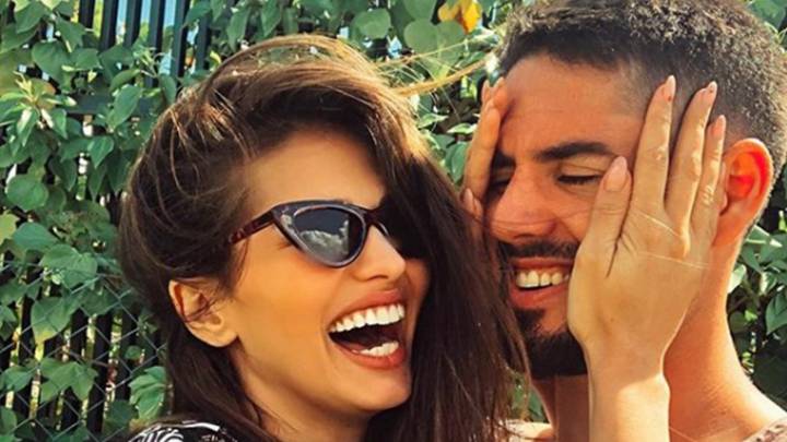La actriz Sara Sálamo y el futbolista Isco Alarcón riéndose. Foto Instagram @sarasalamo