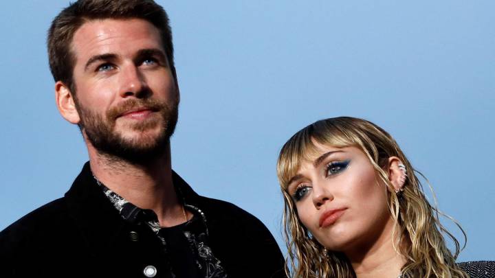 El actor Liam Hemsworth y la cantante Miley Cyrus durante su asistencia a un evento cuando eran pareja. FOTO: ETIENNE LAURENT/EFE