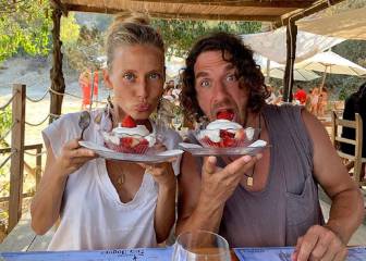 El 'tartazo' más dulce de Carles Puyol a Vanesa Lorenzo