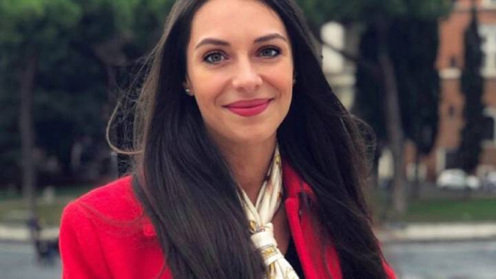 Alessia Enríquez, la traductora que desató pasiones en la presentación de Ribéry