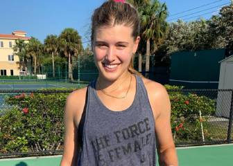 Genie Bouchard se consuela de sus derrotas estrenando novio en la playa
