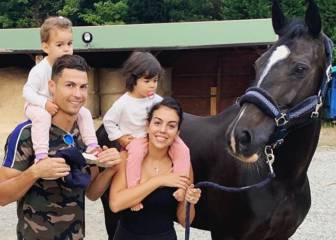 Cristiano Ronaldo y Georgina disfrutan de un domingo de bici con sus pequeños