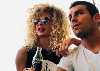 Mario Casas 'se pasa a la mafia' en su última foto con su hermana en México