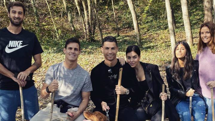 Cristiano, en el campo tras perderse el último partido de la Juventus