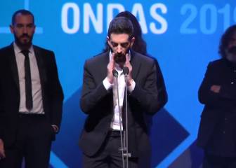 Broncano y el equipo de 'La Resistencia' imitan animales al recoger el Premio Ondas